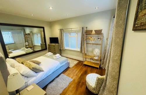 5 Bed Luxury Townhouse with Hot Tub, Rooftop Terrace, Perfect for Groups, Near Cruise Terminal - Foto 48