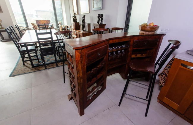 4 Bed Villa Estate Sleeps 7 - Pool, Garden, Sauna - Photo 33