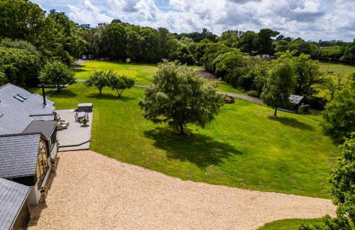 Secluded Countryside Home, Hot Tub, Onsite Pub, Pool Table, Sleeps upto 13, Perfect for a family get together - Photo 30