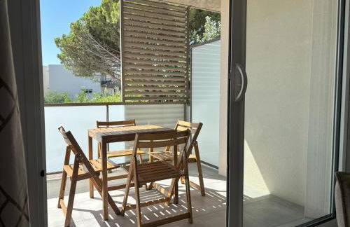 Very comfortable air-conditioned 2 rooms with direct beach access and a free parking - Foto 3