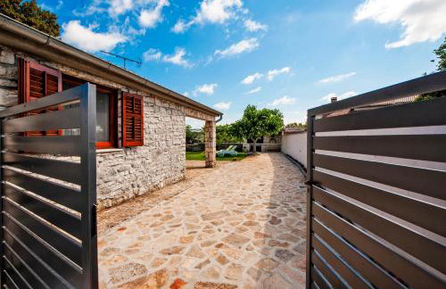 Charming House Nino with a fenced yard - Foto 56