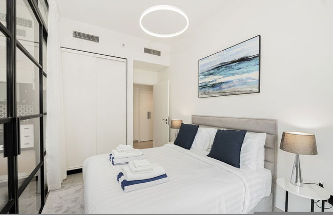 Luxury at Socio Dubai Hills 2 Beds Sleeps 4 - Photo 11