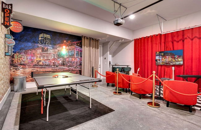 Large Group Lux 3mi Downtown - Rooftop City Views - Photo 1