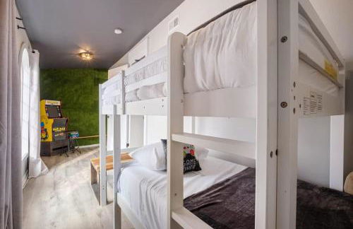 Spacious retreat w private backyard near downtown - Foto 28