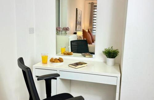 Walnut Luxurious 2-Bedroom with Ensuite - Parking, Netflix, WIFI - Close to Oxford, Bicester & Blenheim Palace - Photo 11