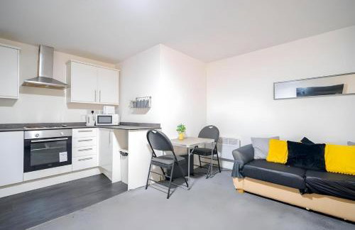 Modern Derby Studio - Sleeps 4, Close to Amenities & Parking - Foto 22