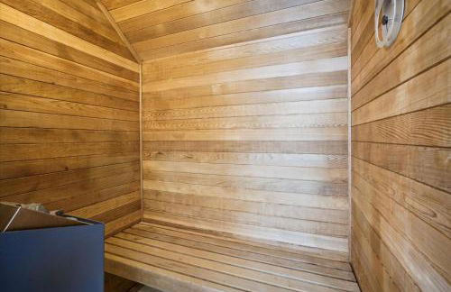 Highridge J5B Spectacular 1 Bedroom Escape with fireplace, sauna & resort amenities - Foto 15