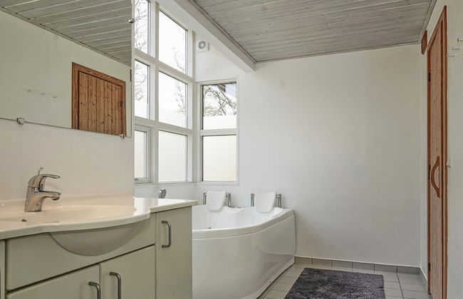 10 Person Holiday Home in Hasle - Foto 3