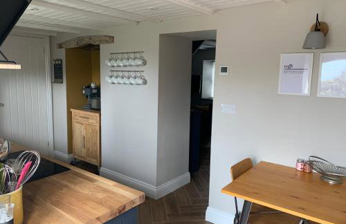 Min-Y-Fford sleeps 6 plus pet - Foto 20