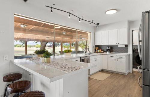 Farm Retreat with Jacuzzi, Fire Pit, Mini Goats, Mini Ponies and Mini Cows - Foto 22