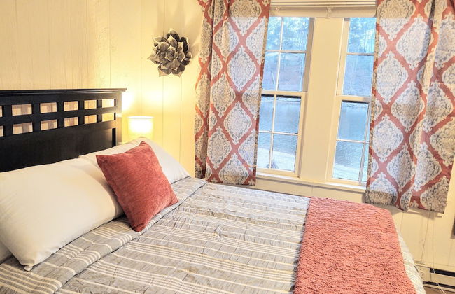 Edgewater Resort - Photo 2