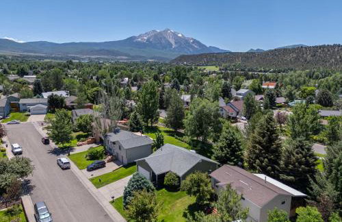Happy Home - Cozy Retreat With Deck Near Downtown Carbondale - Foto 28