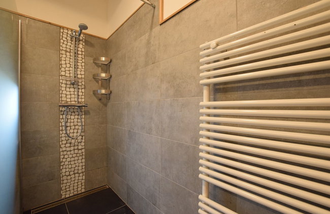 Grandeur Villa with Sauna & Hot Tub in Durbuy - Photo 29