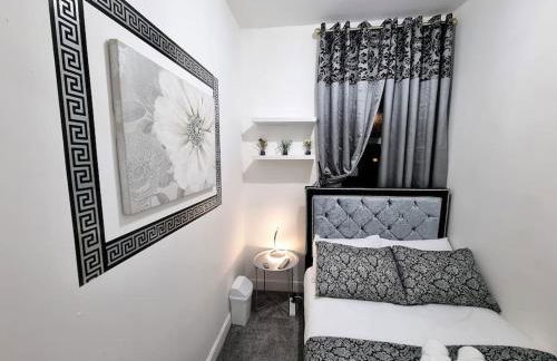 *6B7R* Setup for your most relaxed & amazing stay + Free Parking + Free Fast WiFi* - Foto 8