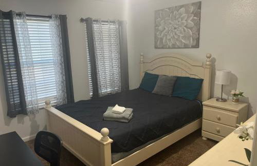 3 Bed 3 Bath Townhome - Foto 15