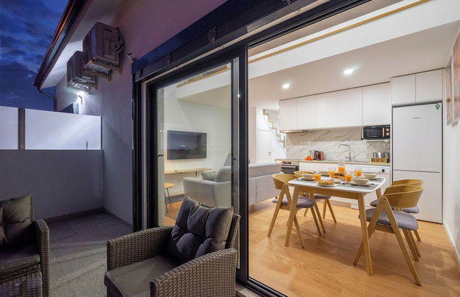 C314 Riverside View Premium Apartment w/ AC & Terrace - Foto 23