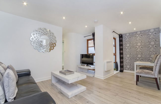 Reubens Court and City Apartments - Photo 14