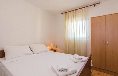 Six-Bedroom Holiday Home In Donje Rastane - Foto 31