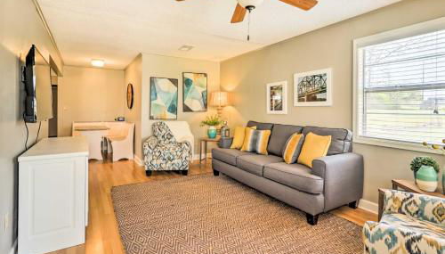 Charming Home with Porch Walk to Greers Ferry Lake! - Foto 2