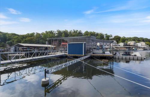 Beautiful Lake Front Home with Private Dock In Lick Branch Cove - Foto 43