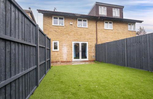 MK 2-Bedroom Contractor's Gem, 5 beds, sleeps 6, free parking - Foto 18