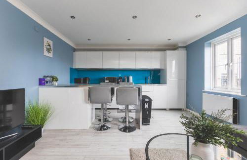 Cosy 2BR, Free Parking, 8min to City Airport - Foto 2