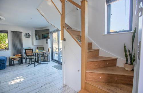 THE ANNEXE AT UPPER BEACH HOUSE - Photo 27