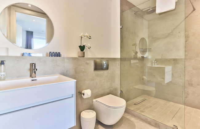 Two Bedroom Apartment - Fully Furnished and Design in V&a Marina Residential - Photo 9