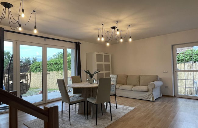 Impeccable 2-bed House in Albești - Foto 24