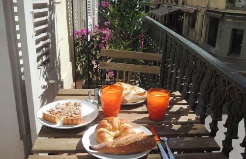 Luxury Family 2BR - Prime Location, Walk to Beach & Shopping, Sunny Balcony - By Totolulu Cannes Hoche - Foto 23