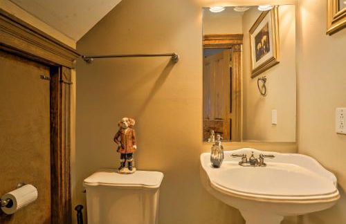 Historic Cedar Hill Mansion on Large Farm with Pool! - Foto 34