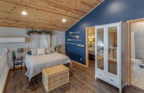 Cozy Home, Hot Tub, Dock, Kayaks, Swimming & More! - Photo 41