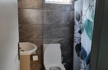 Tommy's Guest House - Photo 19