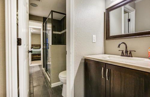 Home with Patio and Games about 17 Mi to Denver! - Foto 11