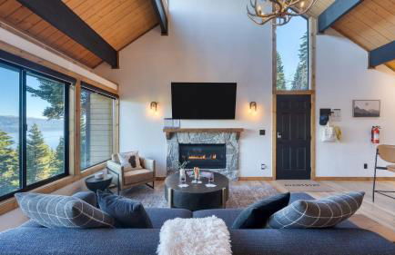 Lake View, Firepit, Game Room Remodeled Lake Tahoe Luxury Cabin by Avantstay - Foto 10