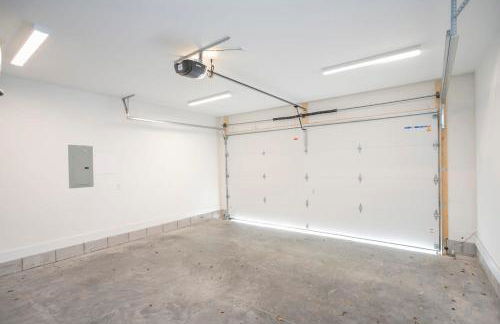 2 Miles to Broadway w Rooftop Deck Grill & Garage - Foto 28