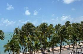 Edf á beira mar de Ponta Verde- Apt com 02 quartos vista lateral mar - melhor localização na Orla de Maceió - Foto 5