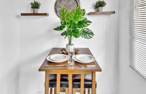 Downtown Hollywood Beach Blvd Studio Getaway - Foto 10