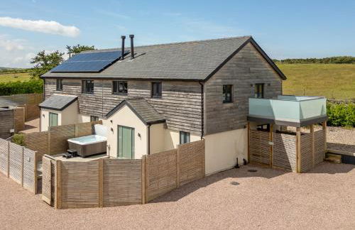 Farmyard House - Photo 1