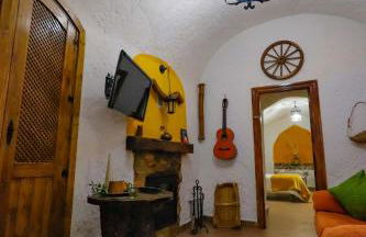 Cueva El Cortijo Gachas - Photo 33