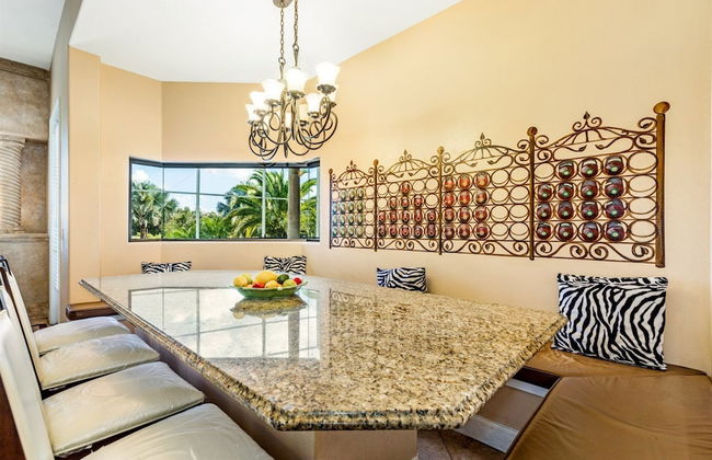 Stunning Large 7 bed Home With Private Pool, Spa, Balcony, Cinema Room, Fitness Suite and Able to see the Disney Fireworks - 467 - Foto 19