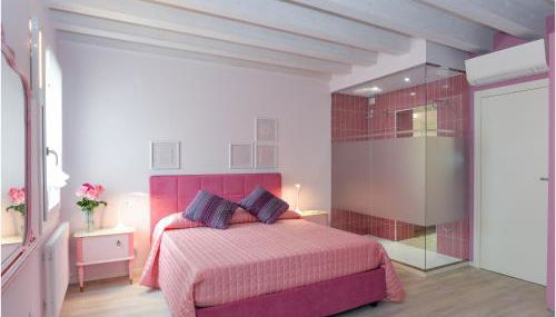 Tiffany Home - Photo 5