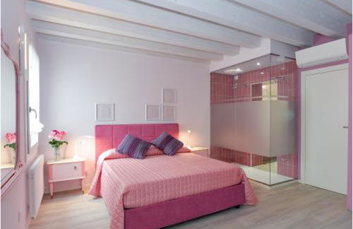 Tiffany Home - Photo 5