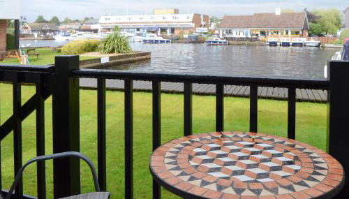 Nightingale - Photo 2