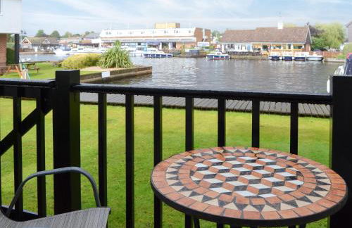 Nightingale - Photo 2