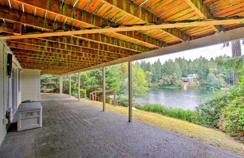 Anderson Island Retreat with Lakefront Deck and Canoe! - Foto 39