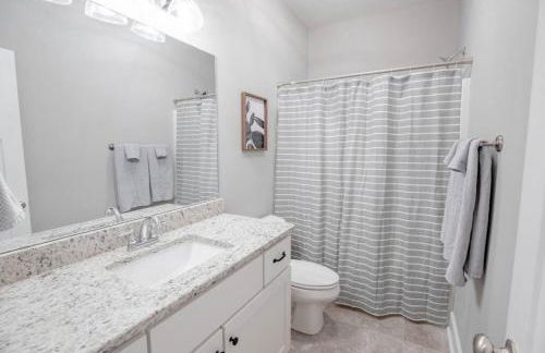 The Retreat Modern 2bed 2.5bath - Photo 14