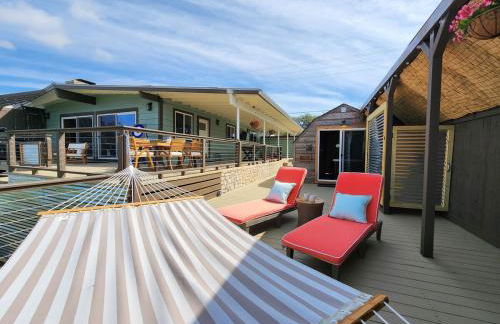 Hilltop Lakeview Hideaway- 2BR 2BATH with romantic sunsets - Foto 49