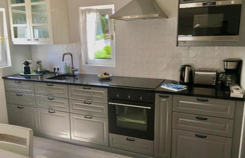 Aquamarine - Gemstone Getaway - Photo 10