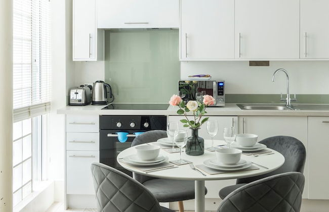 Fitzrovia by Viridian Apartments - Photo 19